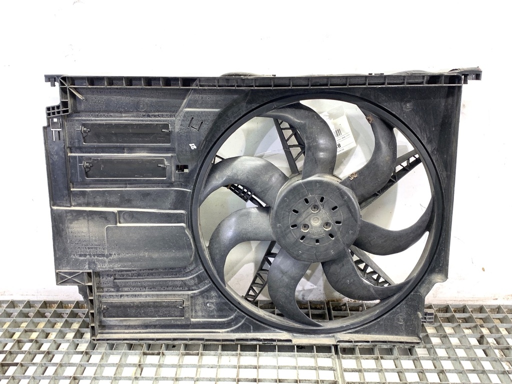 [STARK-881115] Ventilador del radiador BMW X1 (F48) 2014-2022