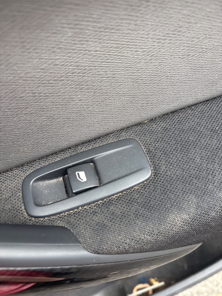 [MTD-532064] Pulsador elevalunas trasero derecho Citroen C4 Grand Picasso 2017 EPY ruby