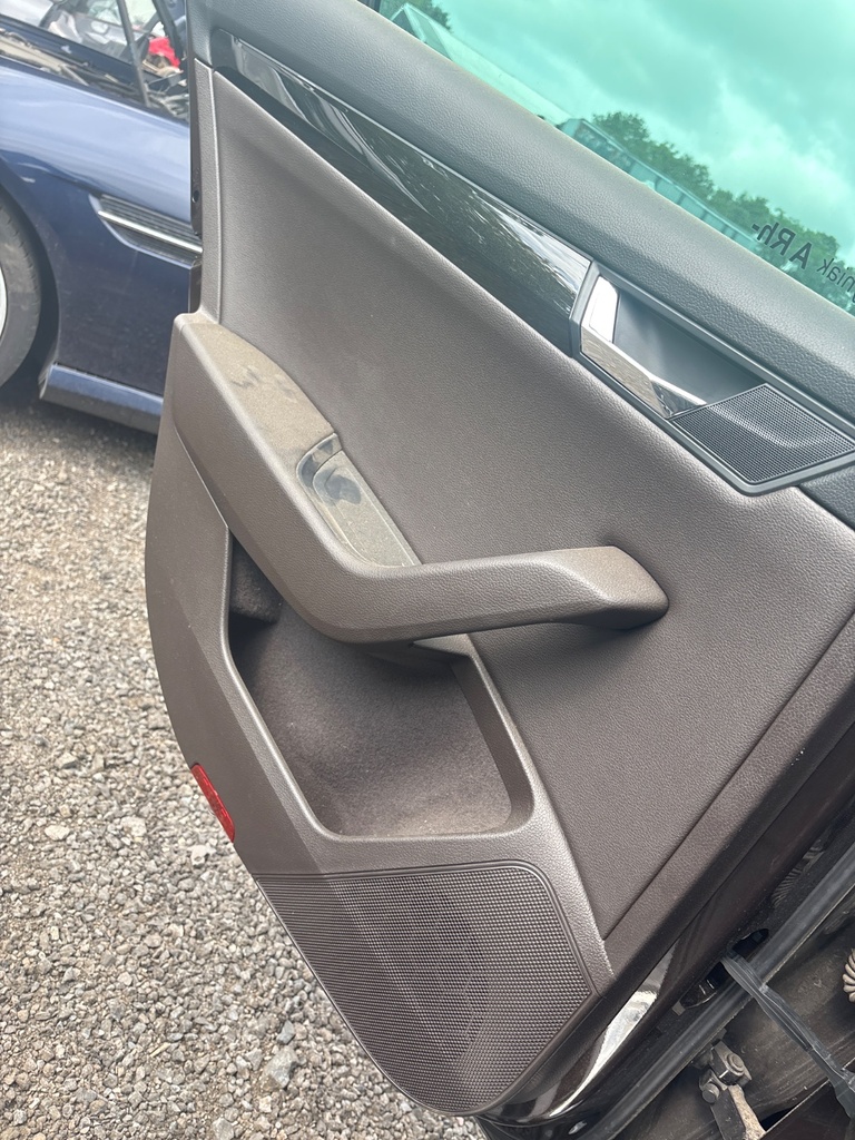 [MTD-533346] Interruptor elevalunas eléctrico trasero izquierdo Skoda Superb III 3V3 (03/2015-06/2024)