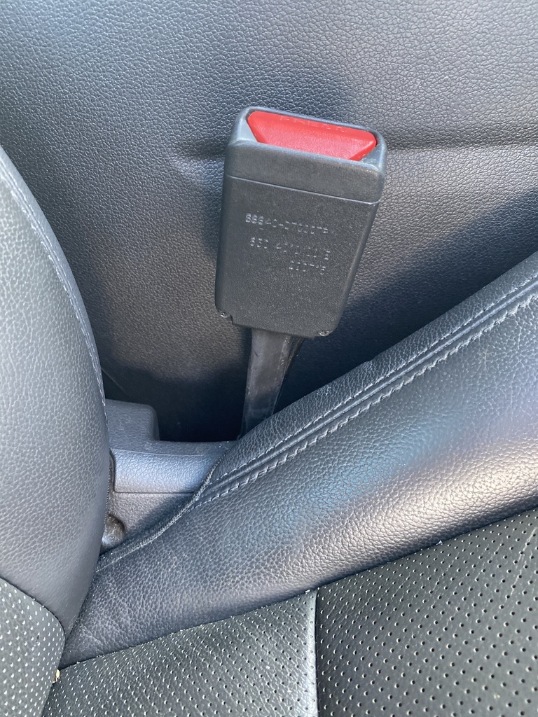 [EPE-101056] Hebilla de cinturón de seguridad delantero derecho HYUNDAI TUCSON