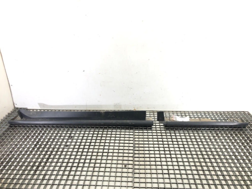 [STARK-505144] Tira de umbral izquierda FORD TRANSIT COURIER B460 2014-2022