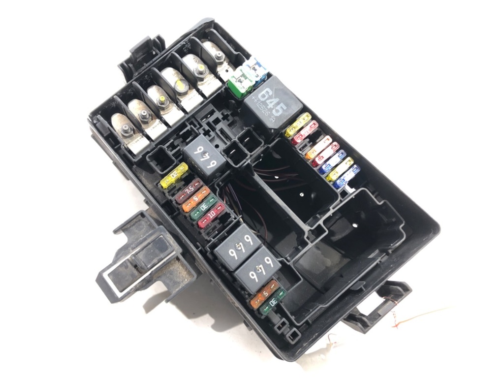 [STARK-506553] Caja de fusibles SKODA Octavia III (5E3, NL3, NR3) 2012-2022 1.4 TSI 103 kW