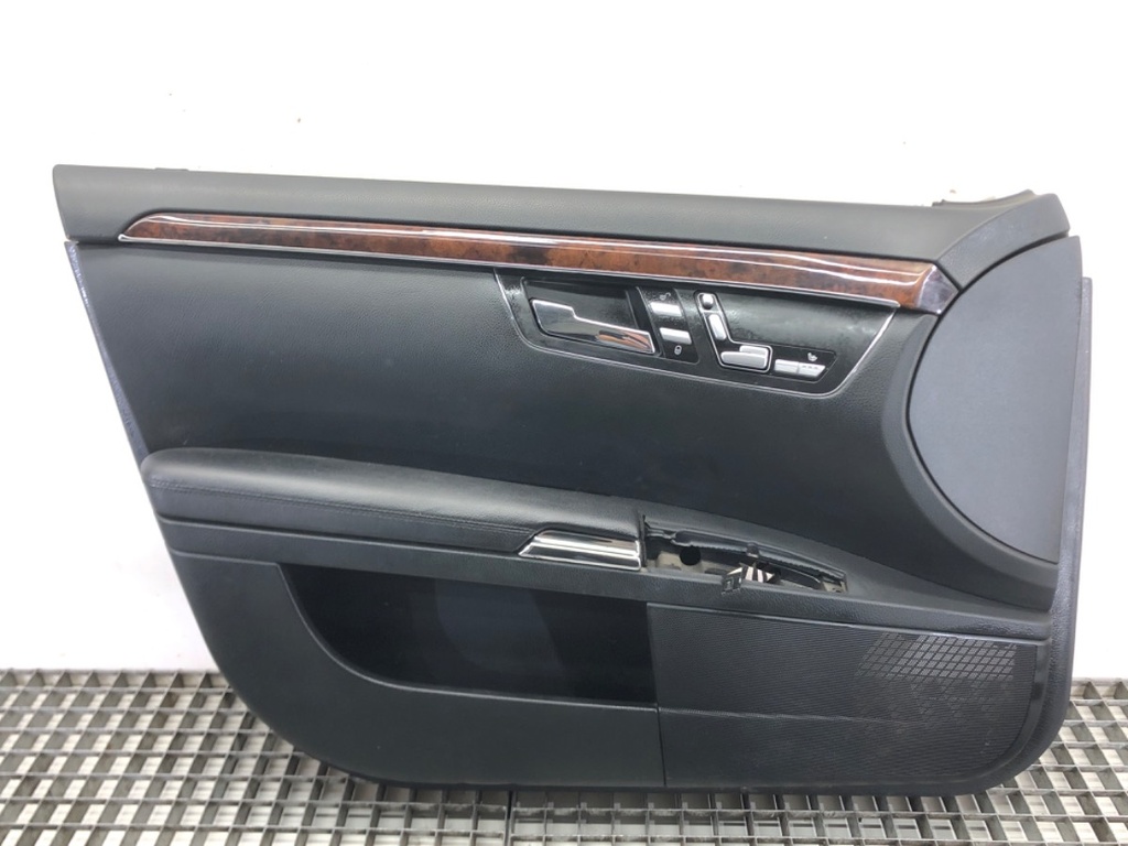 [STARK-509805] Panel de puerta delantera izquierda Mercedes-Benz Clase S (W221) 2005-2013