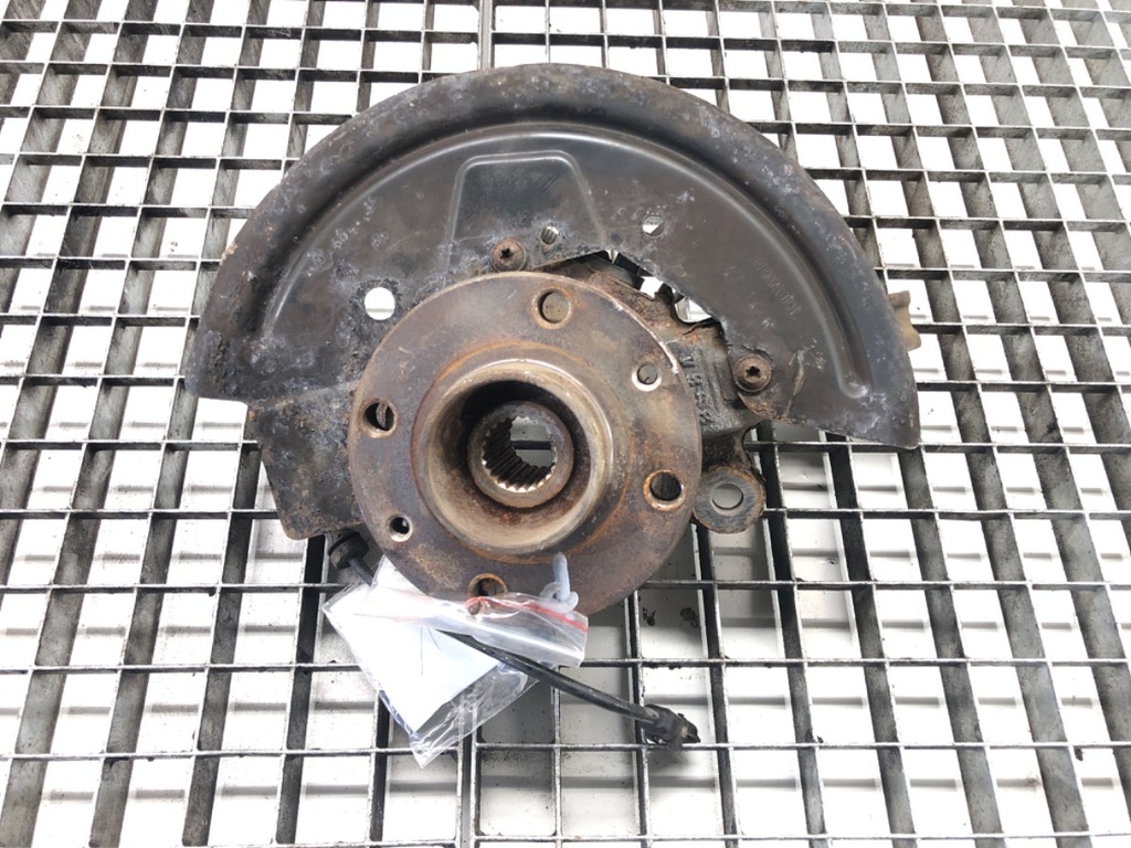 [STARK-605391] Maza delantera derecha Renault Clio IV (BH_) 1.2 16V 2012-2022