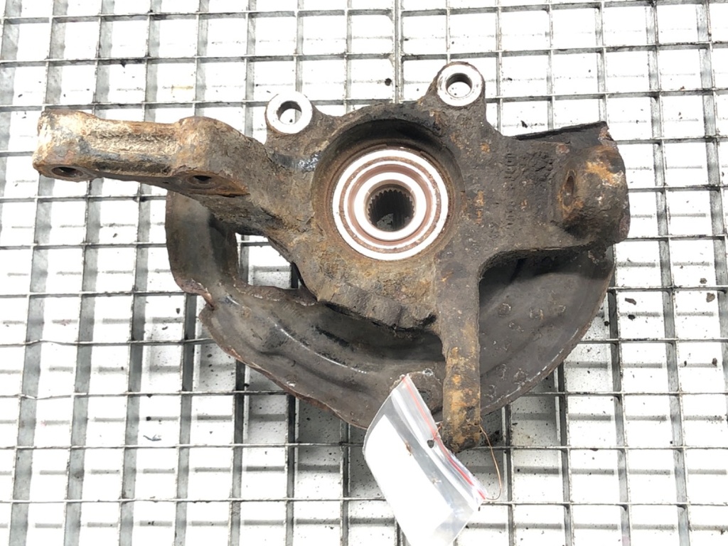 [STARK-633039] Buje de rueda delantero izquierdo NISSAN ALTIMA (L31) 2001-2007 2.5 130 kW