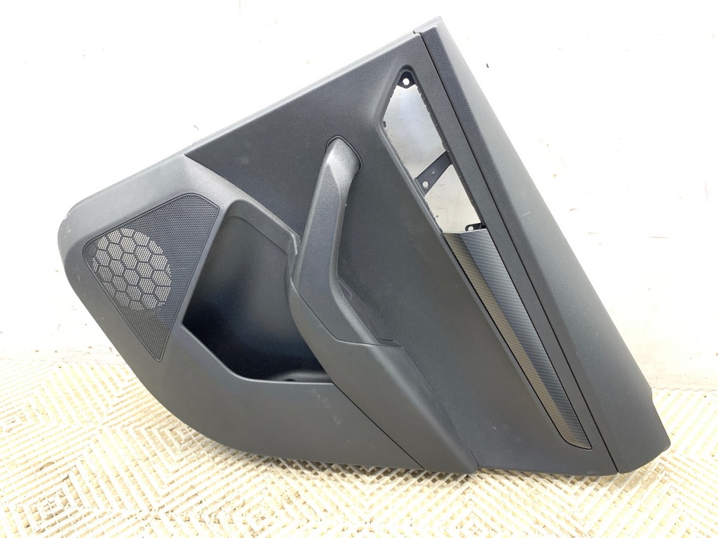 [STARK-737412] Panel de puerta trasera izquierda SKODA KAROQ (NU7, ND7) 2017-2022