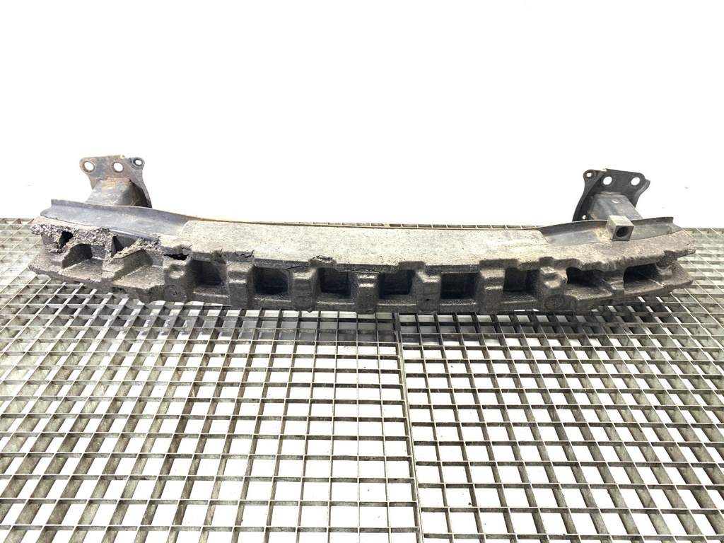 [STARK-749417] Barra de parachoques delantero VW Jetta III (1K2) 2004-2013