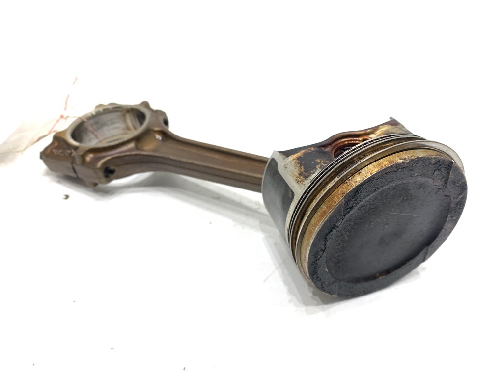 [STARK-758069] Pistón con biela SEAT León (1P1) 1.6 75 kW 2005-2012