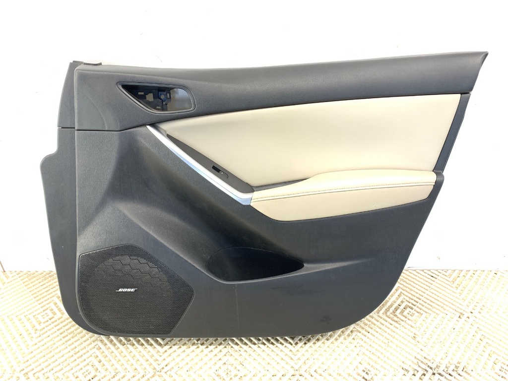 [STARK-761084] Panel de puerta delantero derecho Mazda CX-5 (KE, GH) 2011-2017