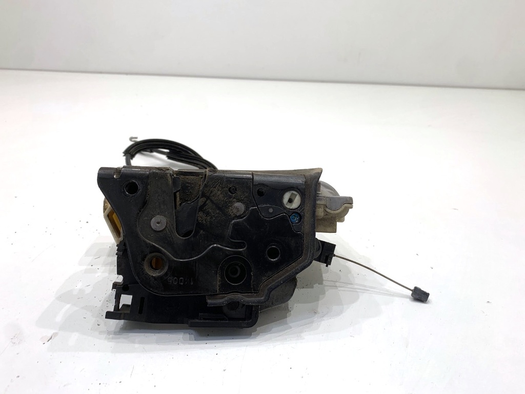 [STARK-903361] Cerradura puerta delantera derecha SEAT Altea (5P1) 1.9 TDI 77 kW 2004-2022