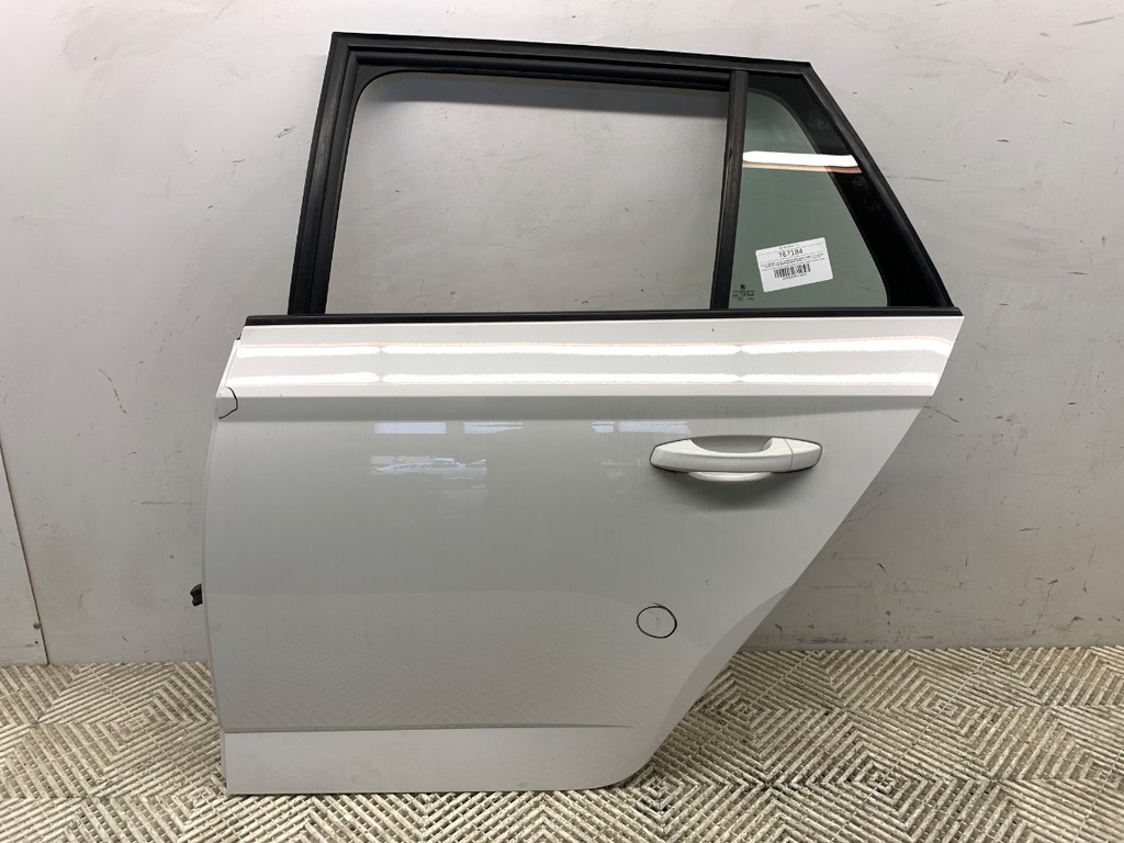 [STARK-767184] Puerta trasera izquierda SKODA FABIA III (NJ3) 2014-2022