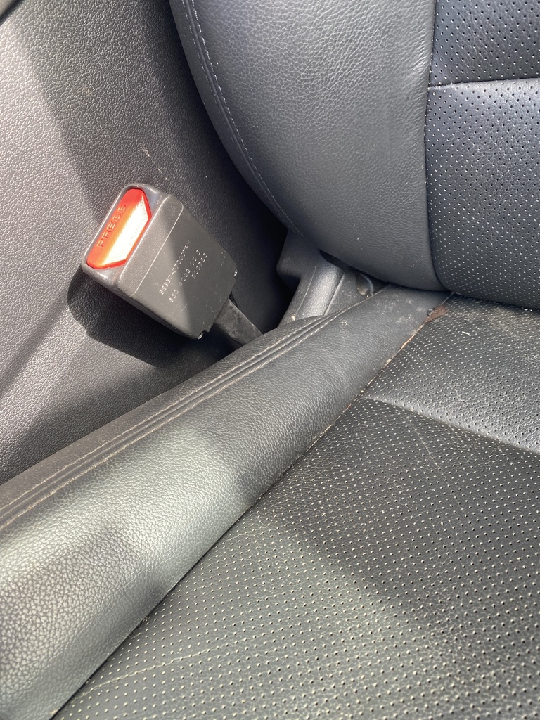[EPE-101057] Hebilla de cinturón de seguridad delantero derecho HYUNDAI TUCSON