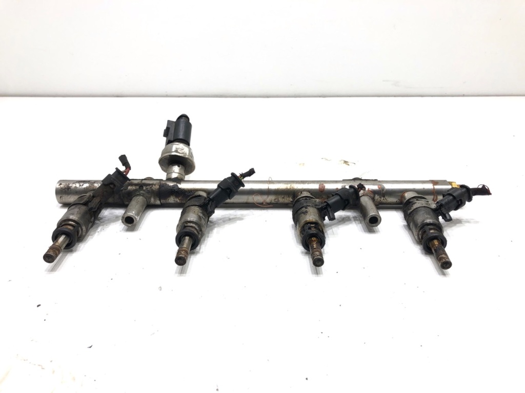 [STARK-813853] Riel de combustible VW Passat B7 (A32, A33) 1.8 TSI 125 kW