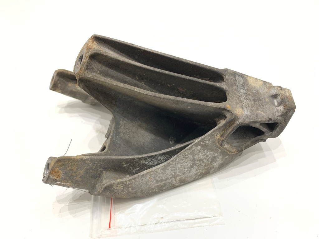 [STARK-793930] Soporte de motor AUDI A4 B8 (8K2) 2.0 TFSI 132 kW 2008-2015
