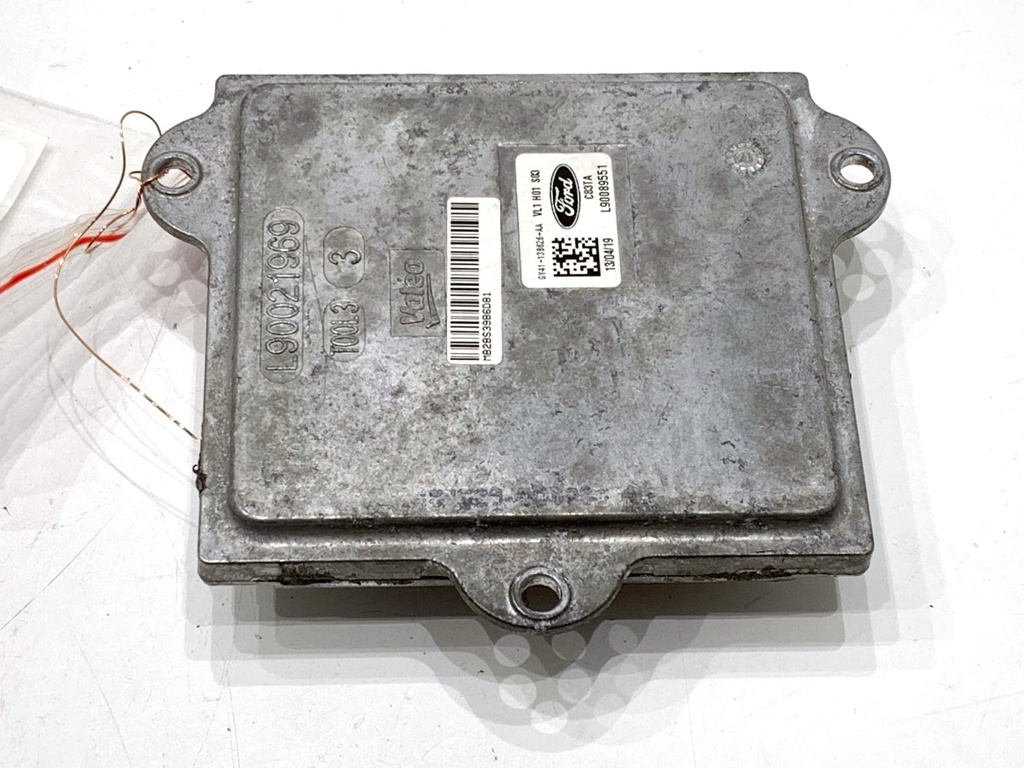 [STARK-802022] Convertidor de xenón Ford Kuga II (DM2) 2012-2022