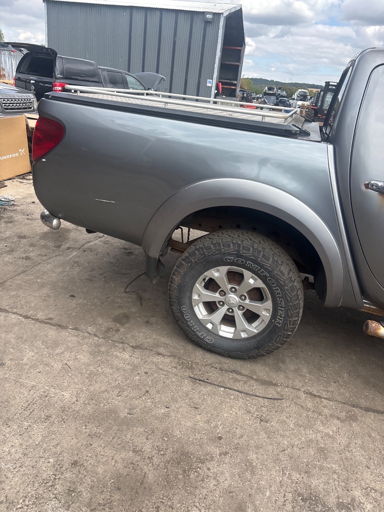 [EPE-124628] Caja de carga Mitsubishi L200 / Triton