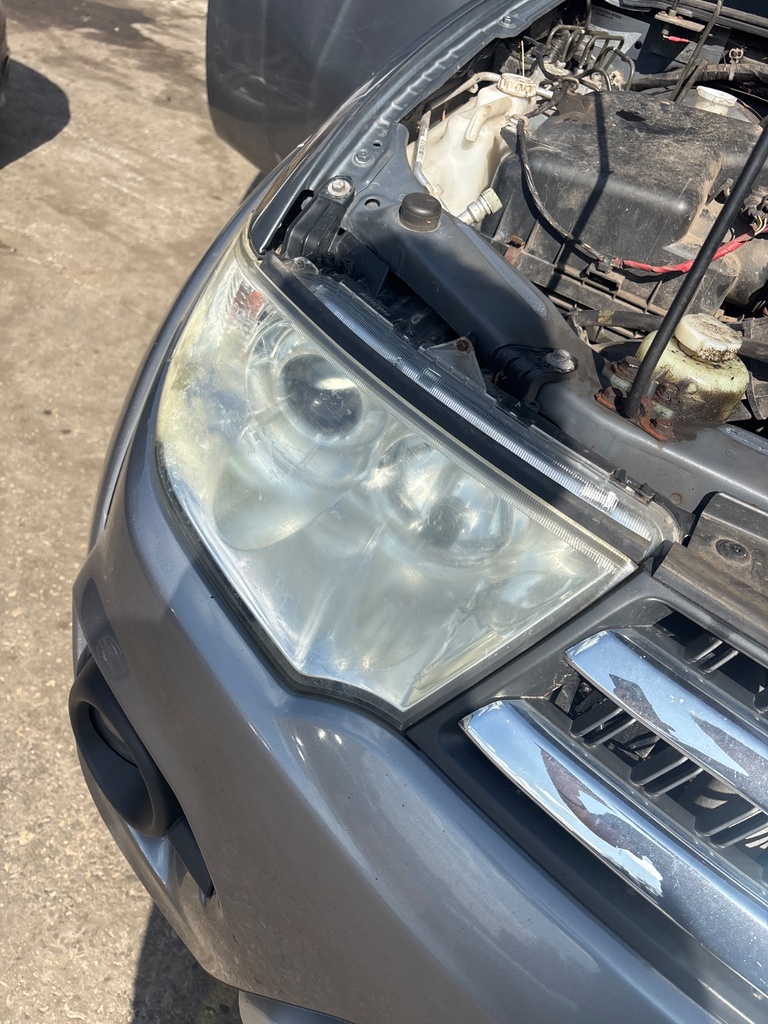 [EPE-124666] Faro derecho Mitsubishi L200 / Triton