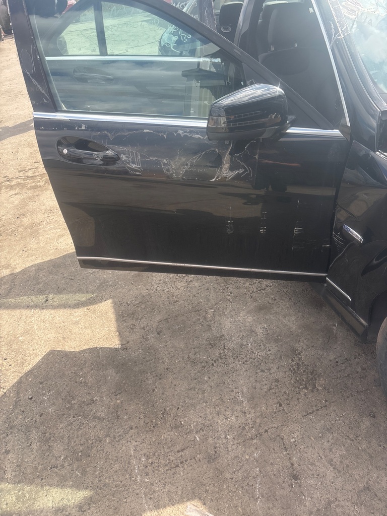 [EPE-124980] Puerta delantera derecha Mercedes-Benz Clase C