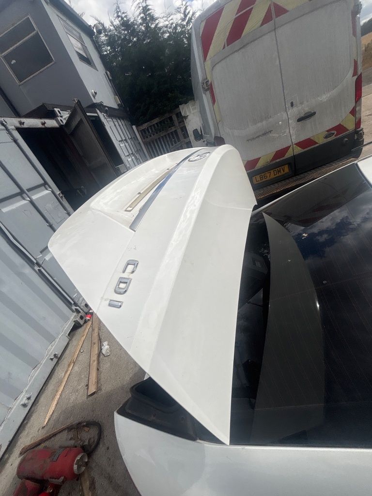 [EPE-124713] Portón trasero Mercedes C-Klasse 2013