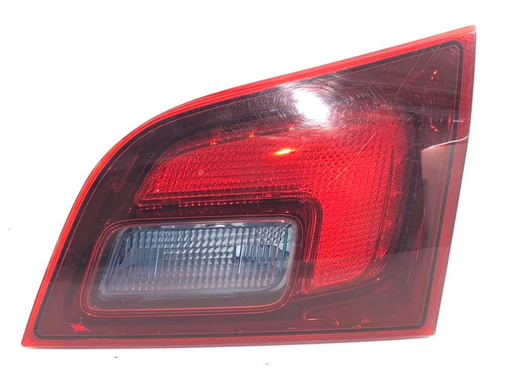 [STARK-771944] Piloto trasero derecho OPEL ASTRA J (P10) 2009-2015