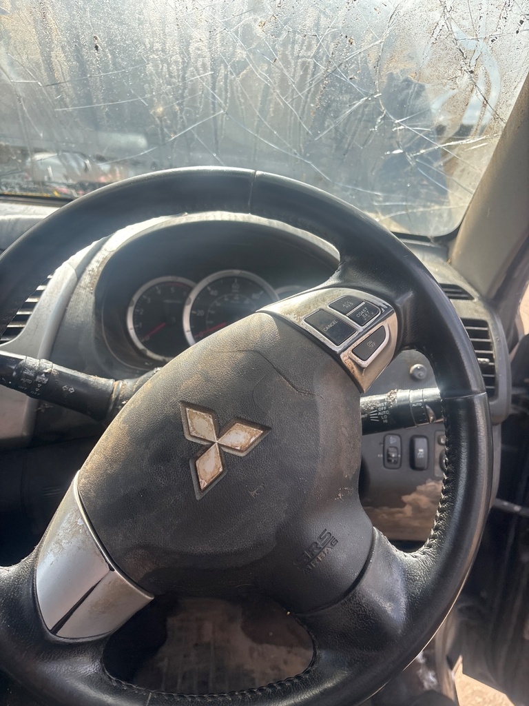 [EPE-124625] Volante de dirección Mitsubishi L200 / Triton 2.5 DI-D