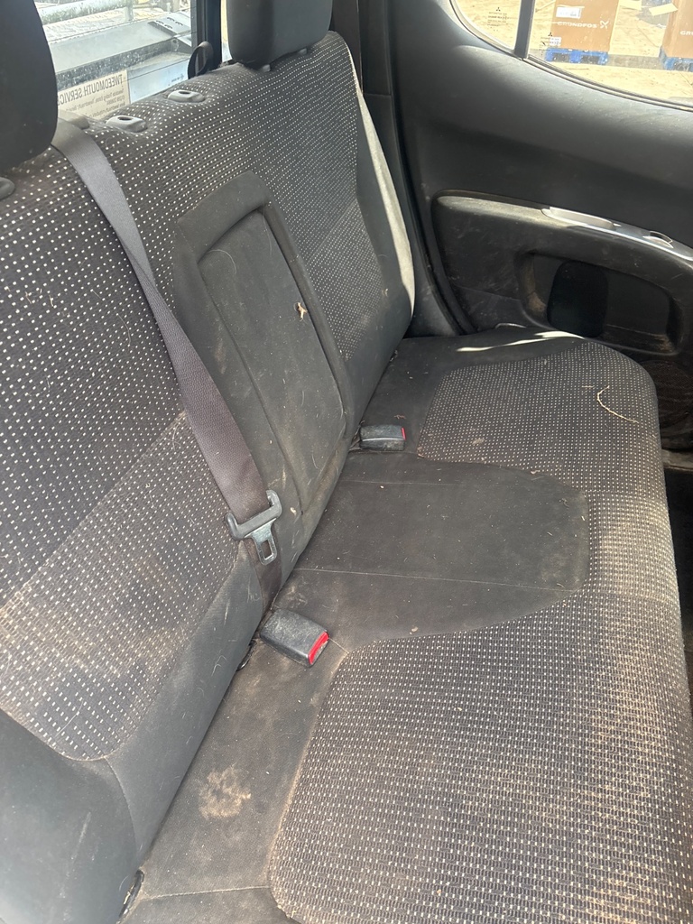 [EPE-124655] Conjunto de asiento trasero Mitsubishi L200 / Triton 2.5 DI-D