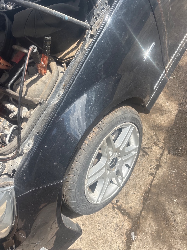 [EPE-124966] Aleta delantera izquierda Mercedes-Benz C-Class