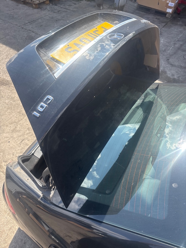 [EPE-125008] Portón trasero Mercedes-Benz C-Class
