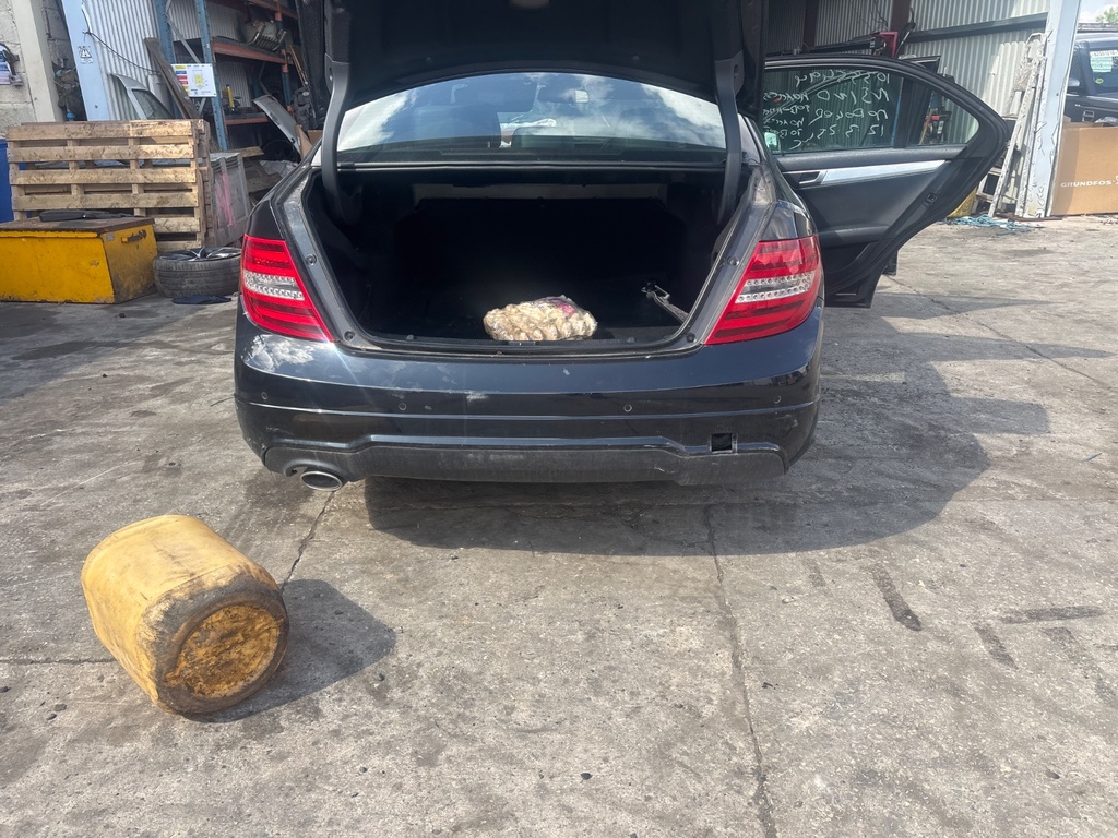 [EPE-125009] Paragolpes trasero Mercedes-Benz C-Class