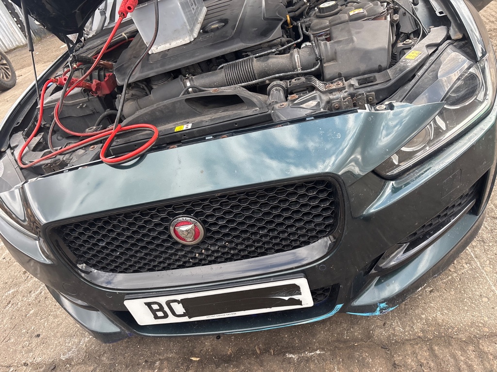 [EPE-124751] Rejilla delantera Jaguar XE 2015