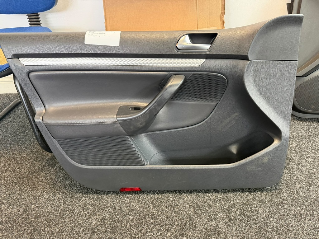 [EPE-123161] Panel de puerta delantero izquierdo VW Golf V