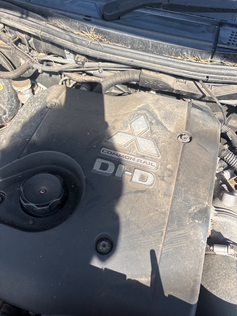 [EPE-124596] Tapa de balancines Mitsubishi L200 / Triton 2.5 DI-D