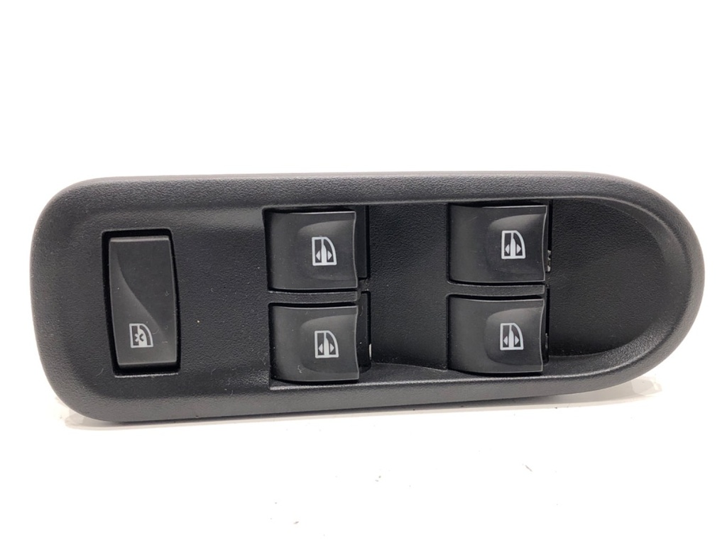 [STARK-787551] Interruptor de elevalunas Dacia Duster (HS_) 2010-2018 1.2 TCe 125