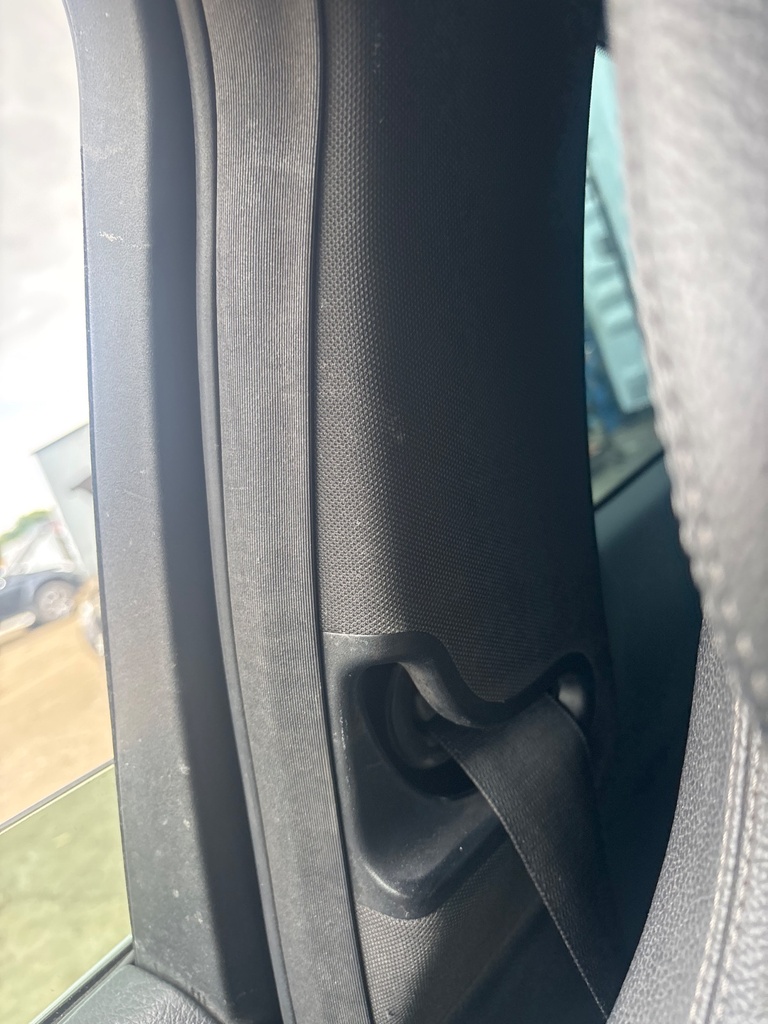 [EPE-124692] Embellecedor Pilar B Mercedes C-Klasse 2.2