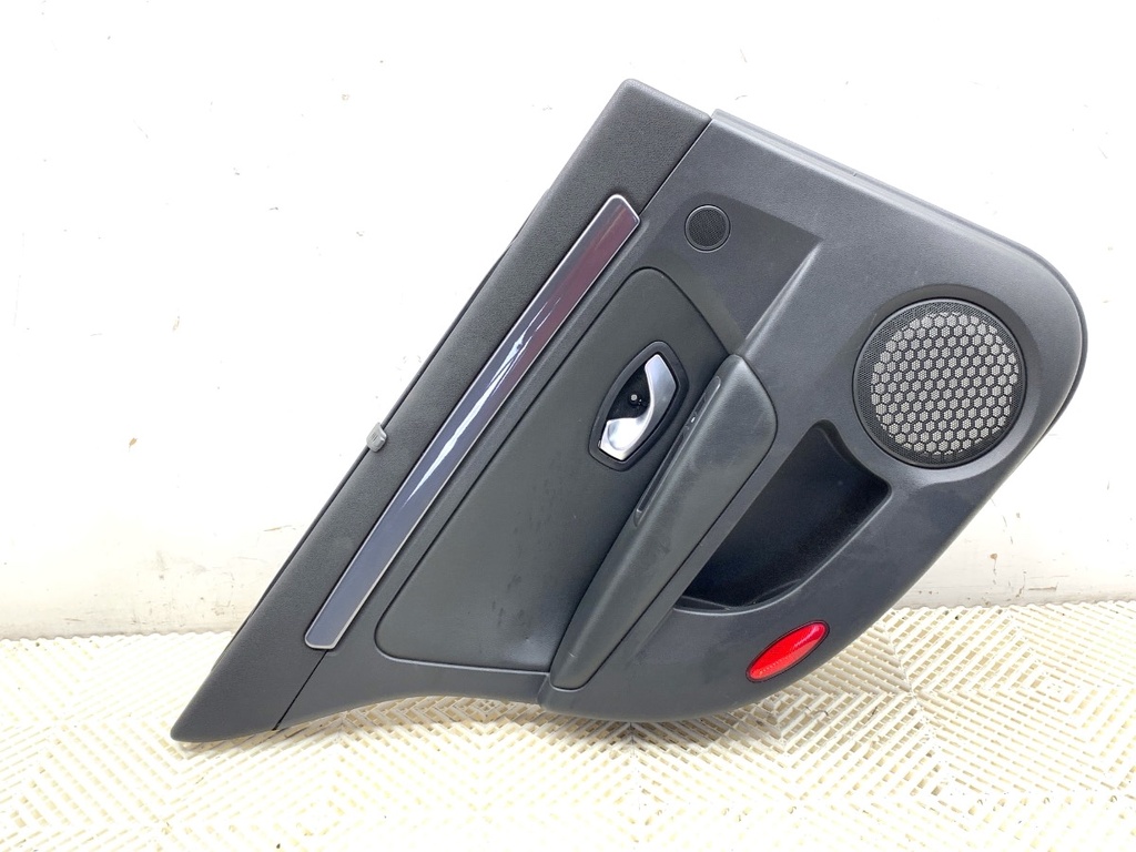 [STARK-780797] Panel de puerta trasera izquierdo para RENAULT LAGUNA III Grandtour 2.0 dCi 110 kW 2007-2015