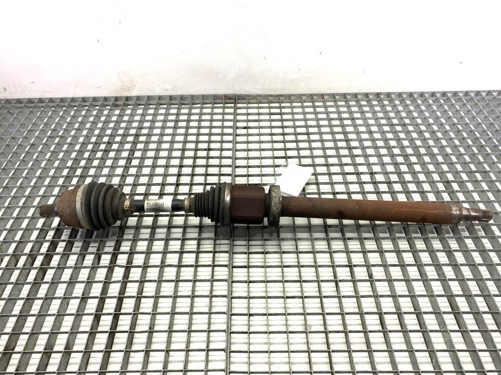 [STARK-789804] Palier delantero derecho VOLVO V40 liftback (525, 526) 2012-2022 D2 88 kW