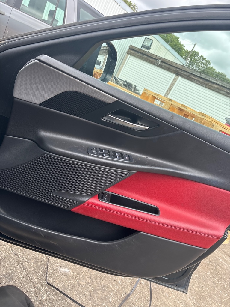 [EPE-124771] Panel interior puerta delantera derecha Jaguar XE