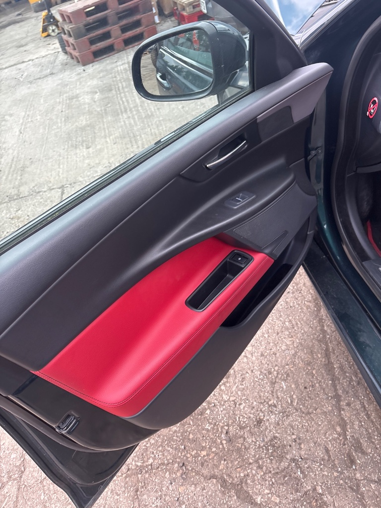 [EPE-124815] Panel interior de puerta delantera izquierda Jaguar XE