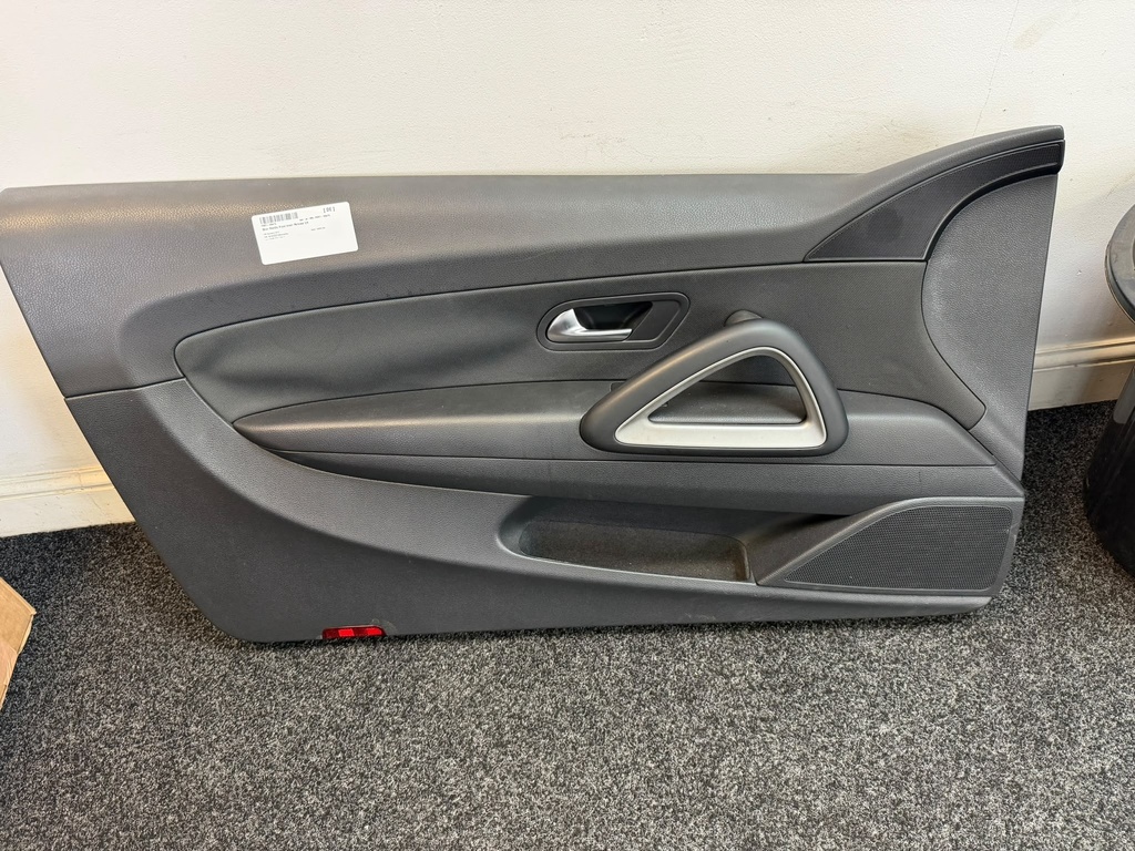 [EPE-123157] Panel de puerta delantera izquierda VW Scirocco