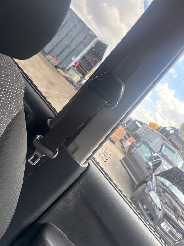 [EPE-124620] Pretensor de cinturón delantero izquierdo Mitsubishi L200 / Triton