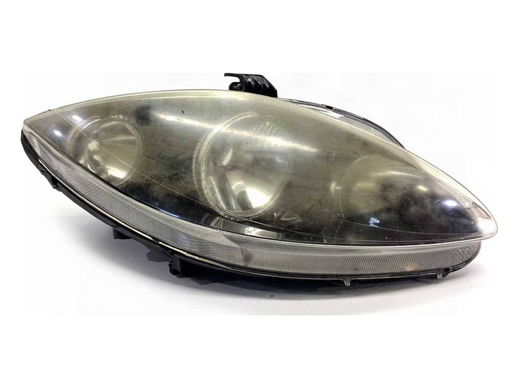 [STARK-945878] Faro delantero derecho SEAT LEON (1P1)