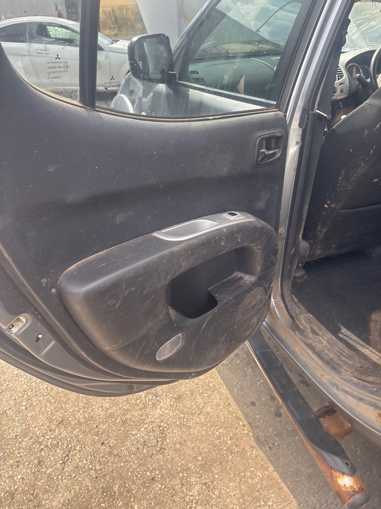 [EPE-124630] Panel de puerta Mitsubishi L200 / Triton 2014
