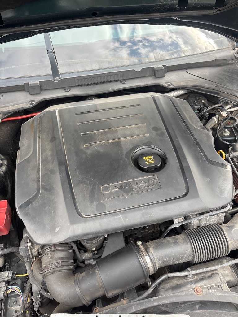 [EPE-124763] Tapa de motor Jaguar XE 2.0 D