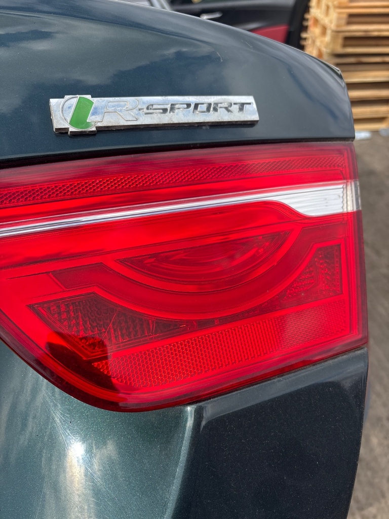 [EPE-124807] Piloto trasero derecho Jaguar XE 2015