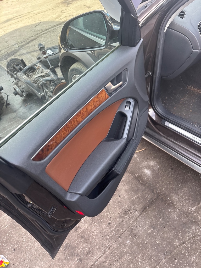 [EPE-124929] Panel interior de puerta delantera izquierda Audi A4 Allroad
