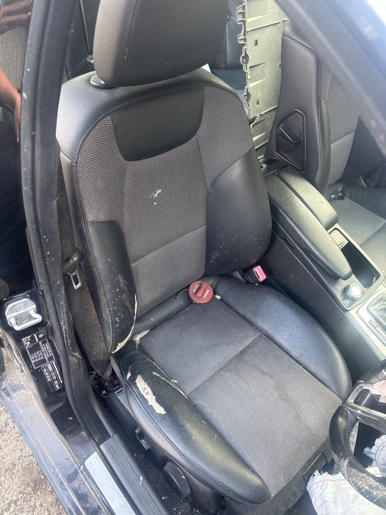 [EPE-125002] Asiento delantero derecho Mercedes-Benz Clase C 2011