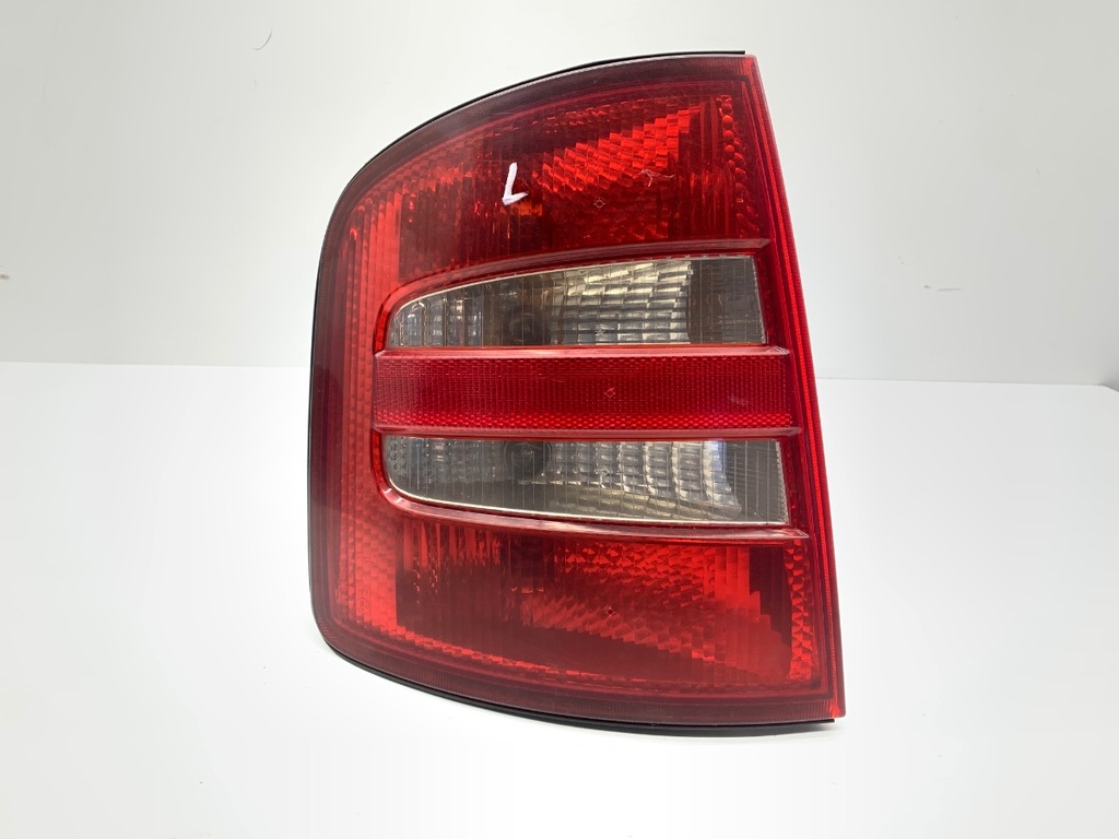 [STARK-786694] Piloto trasero izquierdo SKODA FABIA I Combi (6Y5) 2000-2007