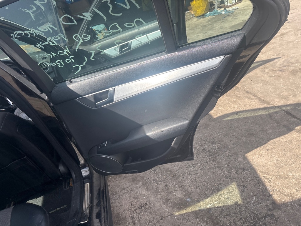[EPE-125038] Panel de puerta Mercedes-Benz C-Class