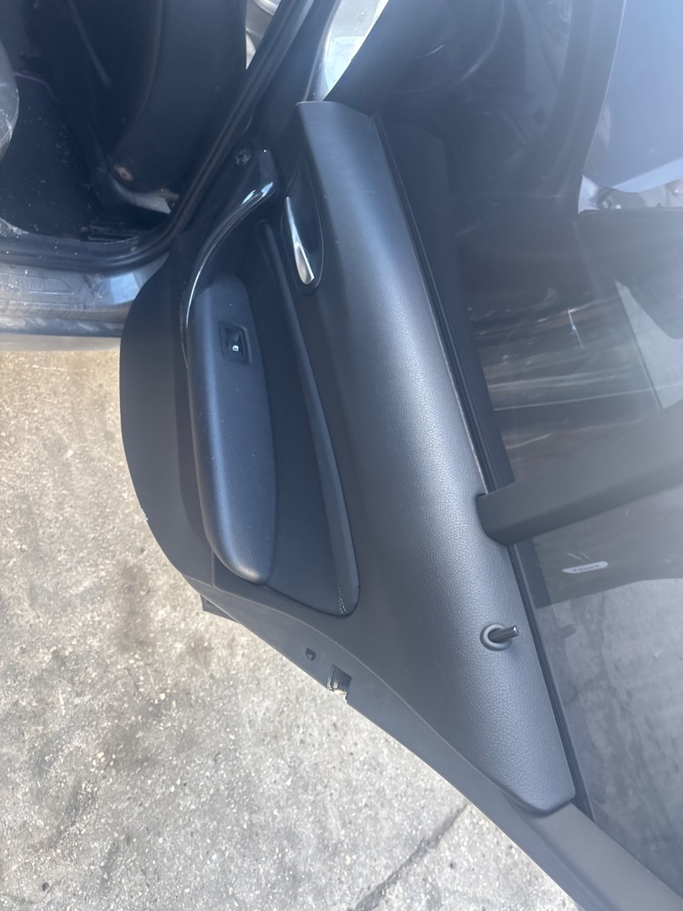 [EPE-125137] Panel de puerta BMW Serie 1 (2011-2015)