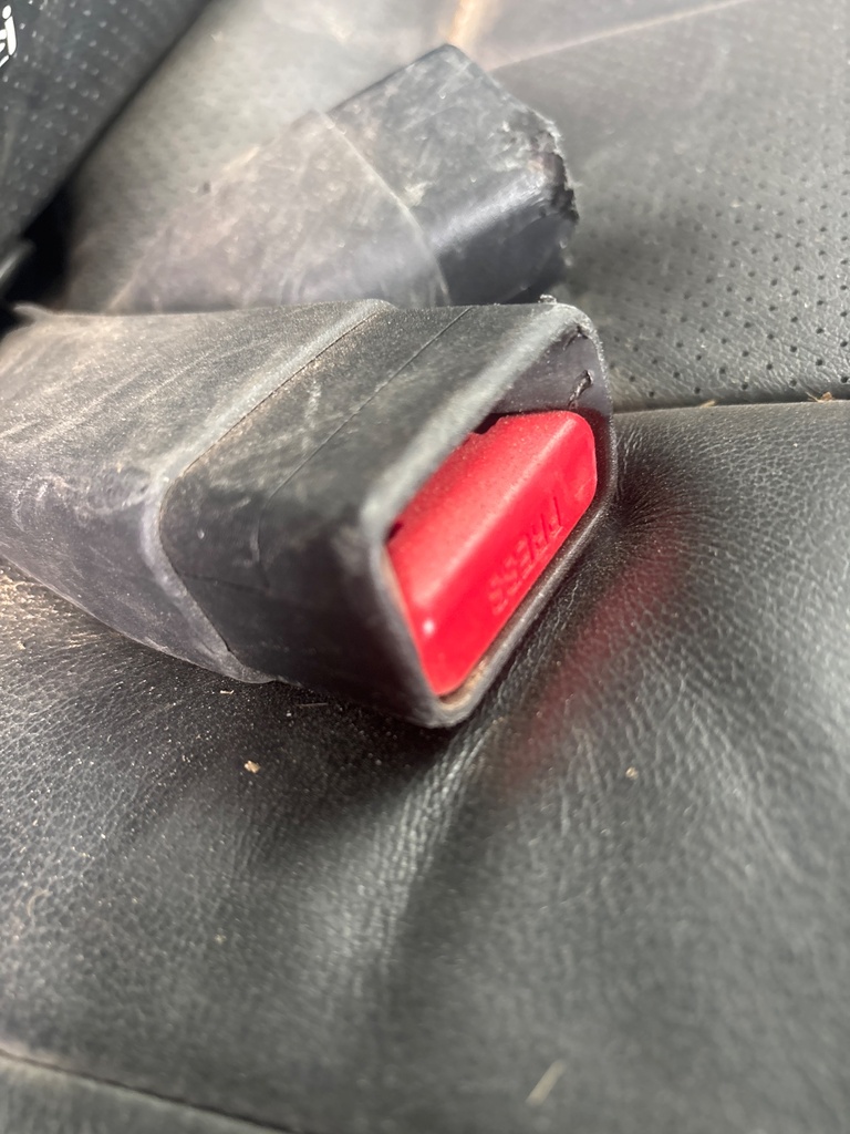 [EPE-124583] Cinturón de seguridad fila central trasera Fiat Fullback 2018